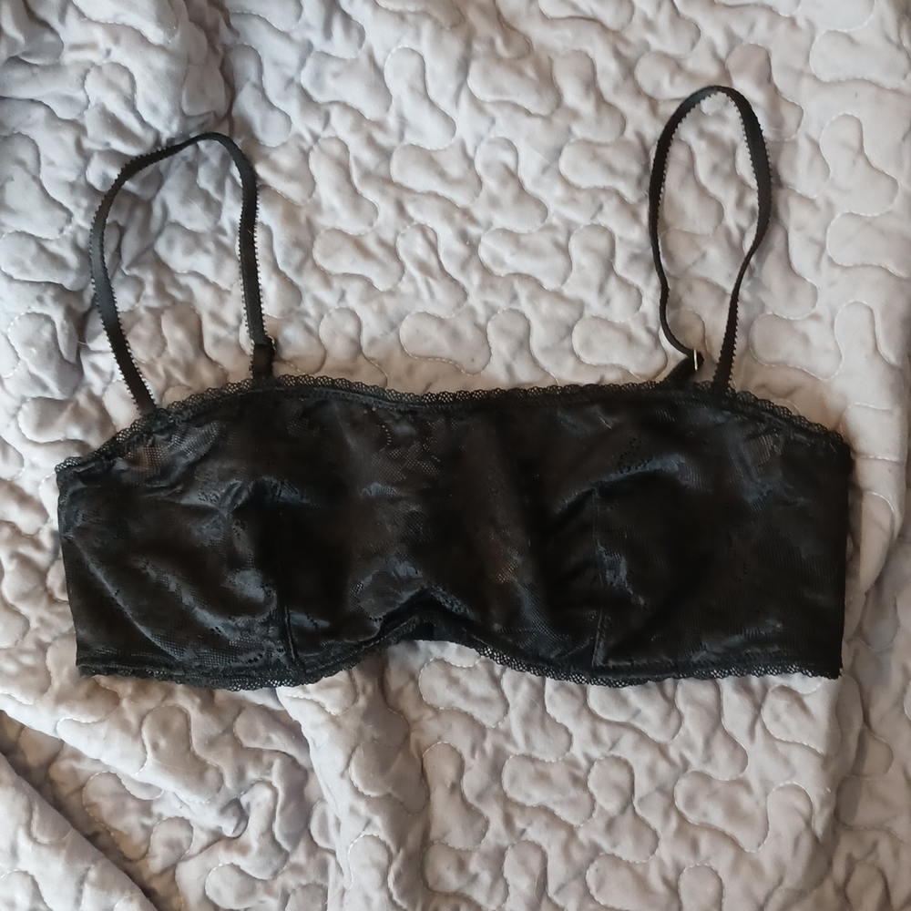 VS brassiere